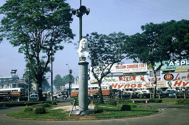Bùng Binh Quách Thị Trang
